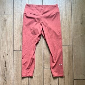 Nike Dri-Fri Women Salmon Leggings 🤍